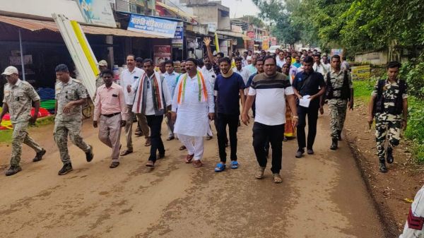 राहुल को सुप्रीम कोर्ट से राहत, विस उपाध्यक्ष संग कांग्रेसियों ने मनाया जश्न