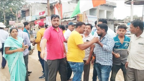 कांग्रेस कार्यकर्ताओं ने जताई खुशी