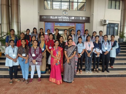 राजीव लोचन कॉलेज की छात्राओं  ने कार्यशाला में लिया हिस्सा
