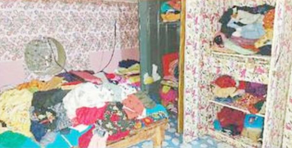 सूने मकान से 15 तोला सोना, ढाई  किलो चांदी, ढाई लाख नगद चोरी  