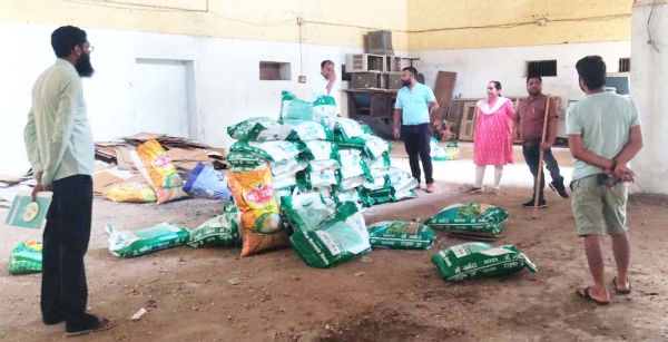 अफसरों की दबिश, 12 क्विंटल धान बीज जब्त