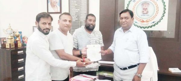 राष्ट्रीय पर्वों के खर्च का व्यय अन्य विभागों को सौंपने की मांग