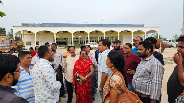 मरकाम ने किया निर्माणाधीन कार्यों का निरीक्षण 