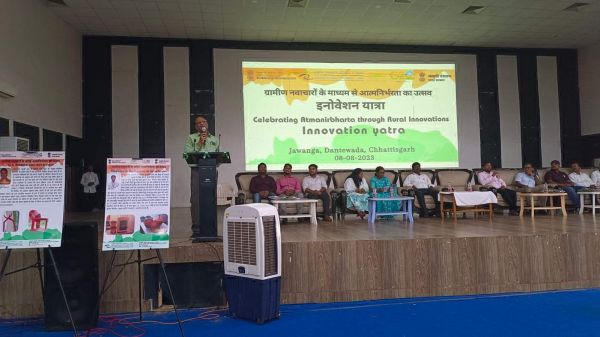 वैज्ञानिक बनने के लिए उत्सुकता जरूरी-डॉ.विवेक कुमार