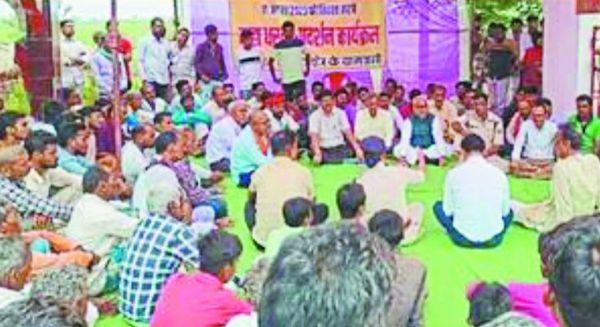 झिरिया में स्पंज प्लांट की स्थापना के विरोध में किसान लामबंद 