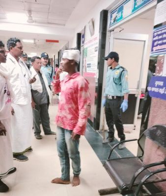 आदिवासी दिवस कार्यक्रम से लौट रही पिकअप पलटी, दो दर्जन घायल