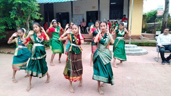 केंद्रीय विद्यालय में आदिवासी दिवस मनाया