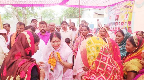 प्रकृति के अनन्य उपासक हैं  आदिवासी समाज-रंजना