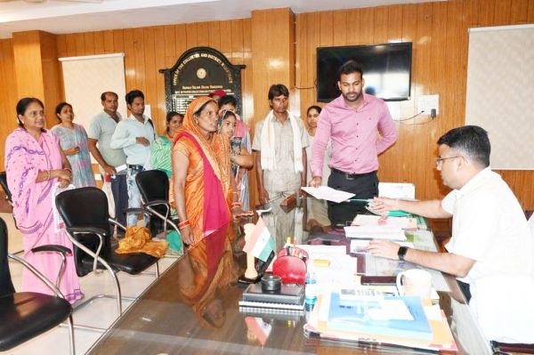 जन-चौपाल में 29 आवेदनों का  तत्काल निराकरण