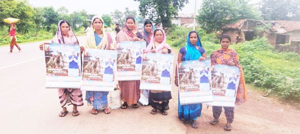 आदिवासी दिवस: प्रचार सामग्री के साथ अक्ति तिहार के कैलेंडर का किया गया वितरण