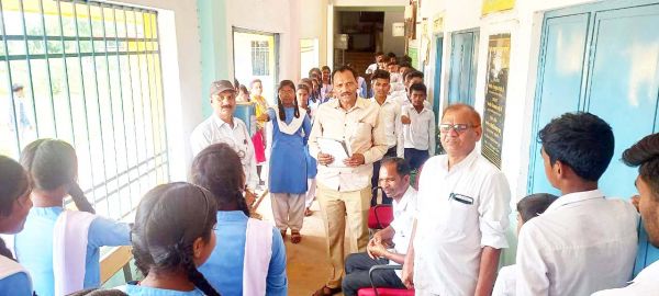 छात्र संघ का गठन कर  शपथ दिलाई गई
