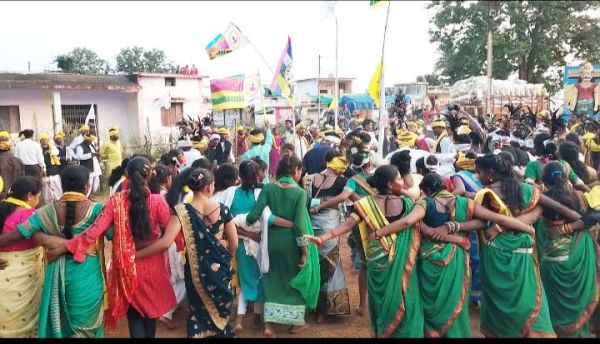 सर्व आदिवासी समाज ने आक्रोश रैली निकाल विश्व आदिवासी दिवस मनाया