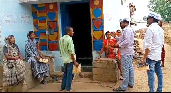 आम आदमी पार्टी का जनसंपर्क अभियान जोरों पर