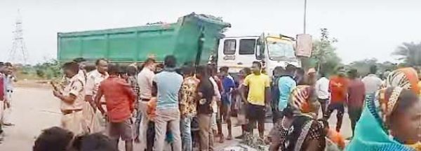 सडक़ हादसे में मौत, सडक़  पर लाश रखकर चक्काजाम