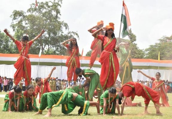 आन-बान-शान से लहराया तिरंगा