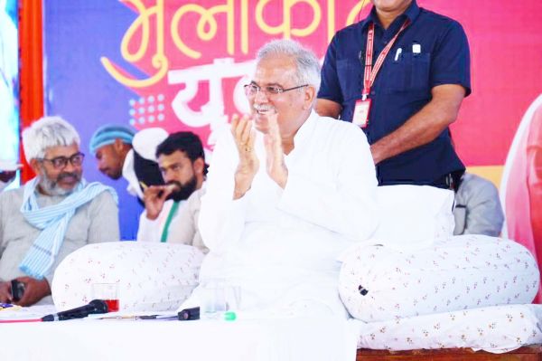 युवाओं संग सीएम की  भेंट-मुलाकात 