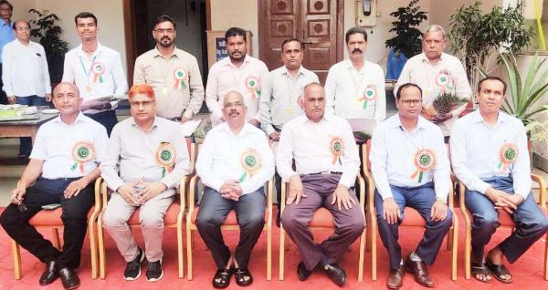 विद्युत कंपनी मुख्यालय में ध्वजारोहण  