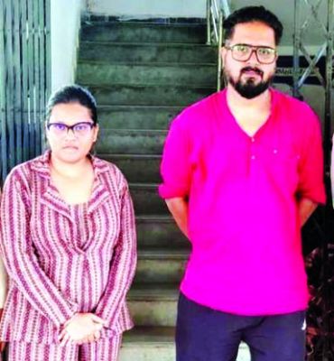 हॉलिडे बुकिंग के नाम पर 3.39 लाख ठगने वाले 2 गिरफ्तार
