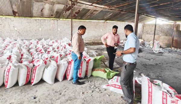 कीटनाशक दुकानों में जांच, 65 को नोटिस
