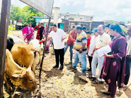 महरूमखुर्द में चला मवेशियों  के रोका-छेका अभियान