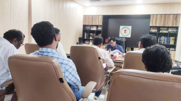 गुणवत्ता व निर्धारित समयावधि में निर्माण कार्यों को करें पूर्ण