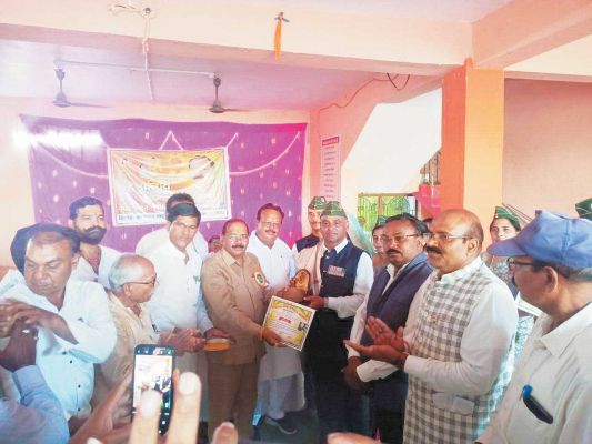 पूर्व सैनिकों का हुआ सम्मान