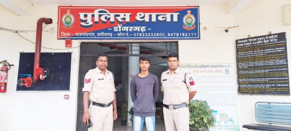 नाबालिग से स्कूल परिसर में छेड़छाड़