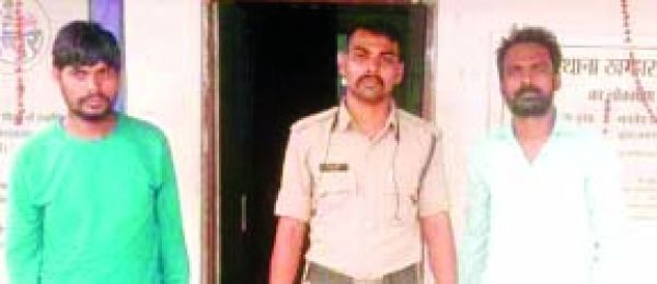 सूने मकान से लेपटॉप, टीवी चुराया, क्रेता सहित 2 गिरफ्तार