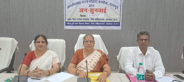 दिव्यांगजनों के साथ अधिकारी-कर्मचारी सम्मानजनक व्यवहार रखें -डॉ. नायक