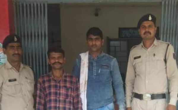 पत्रकार बन धमकाकर वसूली, दो पकड़ाए 