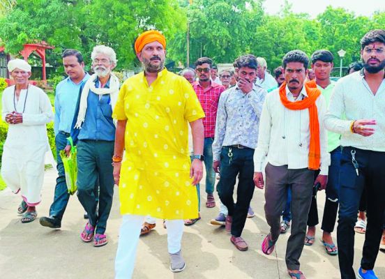 सोरला में नाले पर कब्जा, खेतों में भर रहा पानी, फसलें भी सड़ रहीं 