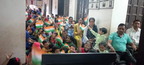  चंद्रयान-3 की लैंडिंग देखने बच्चों में दिखा उत्साह