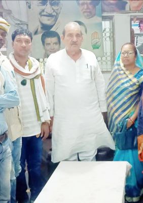 कांग्रेस नेत्री अमिता ने धनेन्द्र साहू से मुलाकात की