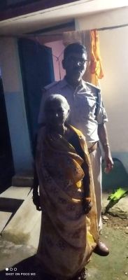 वृद्धा को सुलह के बाद भेजा घर