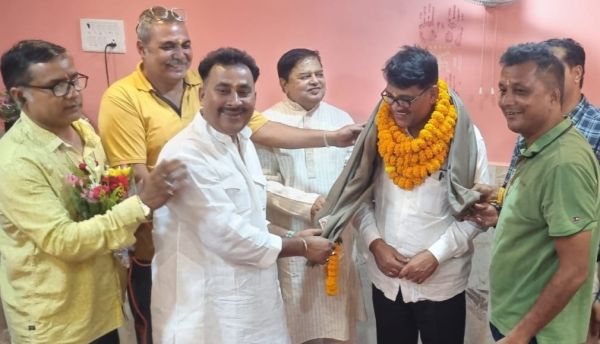 चित्रांश समाज ने किया कांग्रेस जिलाध्यक्ष श्रीवास्तव का सम्मान