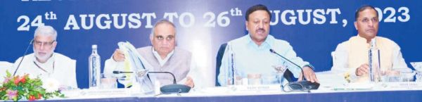 80+ बुजुर्ग और दिव्यांग घर बैठे वोट दे सकेंगे
