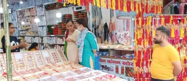 राखी के लिए बाजार में बढऩे लगी रौनक