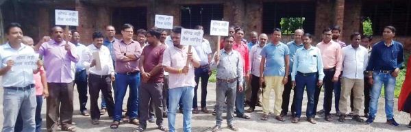 केआईटी कॉलेज का विवादित हॉस्टल ढहाना शुरू