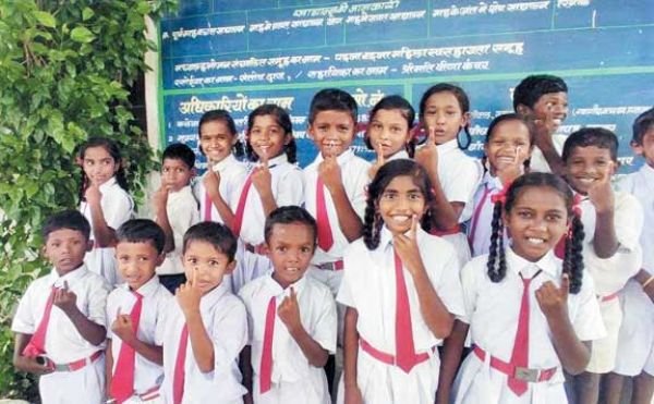  स्कूली बच्चों ने मतदान कर चुना अपना नायक