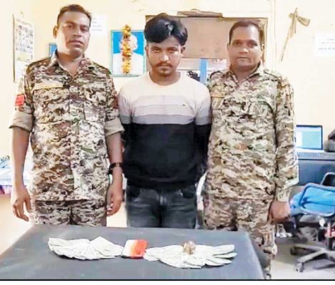 दुकानदार का भटकाया ध्यान, फिर गल्ले से की चोरी, एक पकड़ाया, एक फरार, दोनों आरोपी ओडिशा के