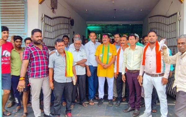 भाजपा प्रत्याशी इंद्रकुमार गांव-गांव कर रहे जनसंपर्क
