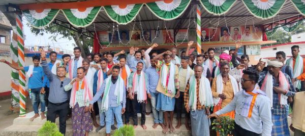 फरसगांव ब्लॉक के 100 से अधिक ने कांग्रेस का हाथ थामा