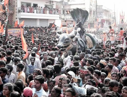 अंतिम सावन सोमवार को शिवजी की बारात में उमड़ी हजारों की भीड़