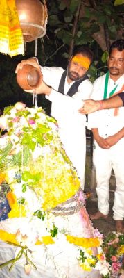 जिपं उपाध्यक्ष कोटेश्वर महादेव पहुंच कर  किया जलाभिषेक 