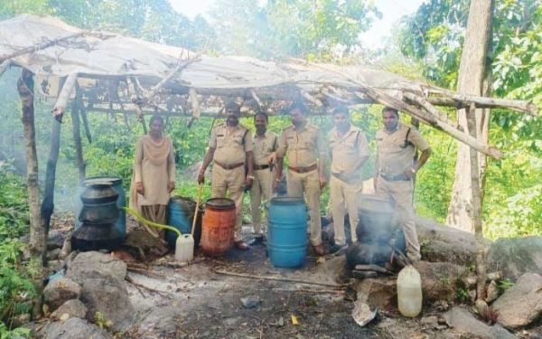 5 मामलों में ओडिशा की 280 लीटर शराब जब्त