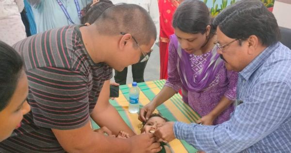 बच्चों को विटामिन ए की सीरप पिलाकर लाभ की दी जानकारी