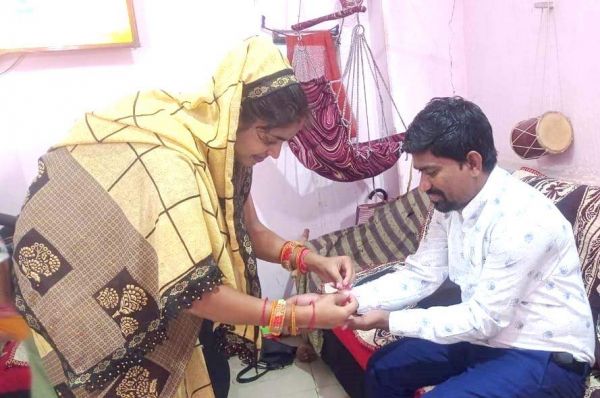 रक्षाबंधन का त्योहार धूमधाम के साथ मनाया गया