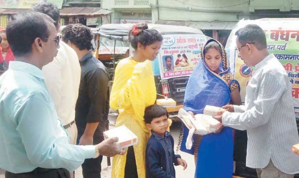 रक्षाबंधन पर एमसीबी प्रेस क्लब ने बहनों के लिए 2 ऑटो नि:शुल्क उपलब्ध कराई