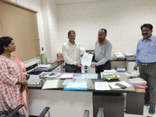 वेतन वृद्धि आदेश के क्रियान्वयन के लिए संघ ने संचालक कृषि को सौंपा ज्ञापन