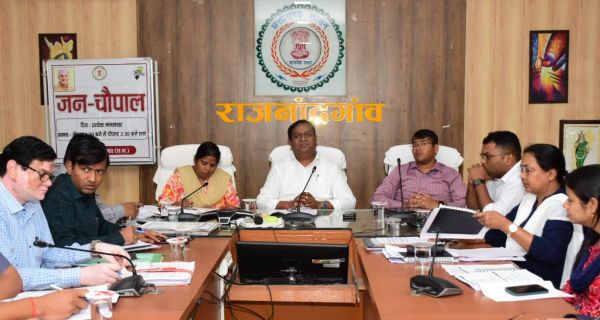 भारत निर्वाचन आयोग के दिशा-निर्देशों के अनुरूप चुनाव कार्य को प्राथमिकता देते हुए करें काम- कलेक्टर